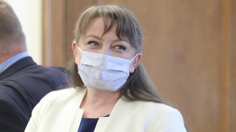 Сачева дари средства на болницата в Добрич