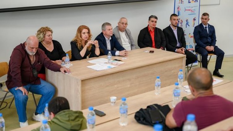 Имаме 2 000 подготвени парамедици, щатни бройки за тях в "Бърза помощ" няма