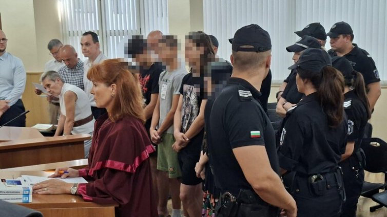 Оставиха в ареста петимата младежи за убийството в Пловдив