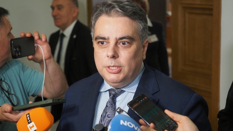 Асен Василев: Хазната не е празна, Радев завари 6,8 млрд. евро във фискалния резерв