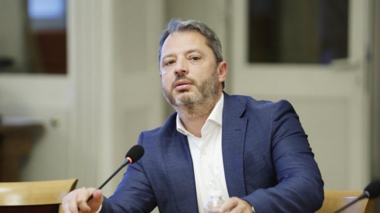 Делян Добрев: Имахме скътани пари, но дойде едно левичарско правителство и ги изхарчи