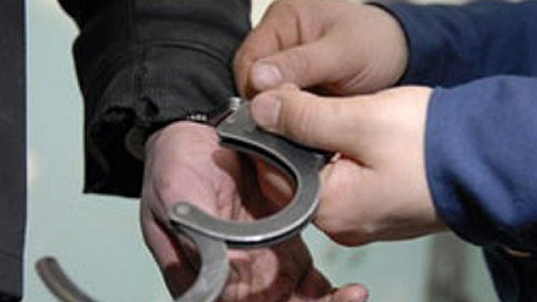 Задържаха наркопласьор при спецакция