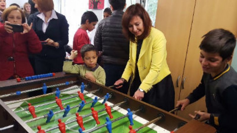 Започна инициативата „Деца помагат на деца“