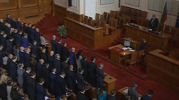 Пети и шести опит: Депутатите не успяха да си изберат председател