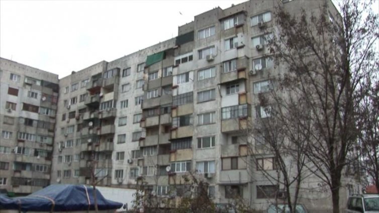 Блок "Възход" ли? Домовете на 150 семейства потъват в земята буквално!