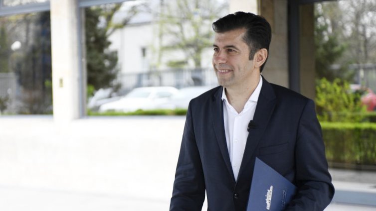 Кирил Петков няма да гласува вота на недоверие на "Възраждане", ще прави свой