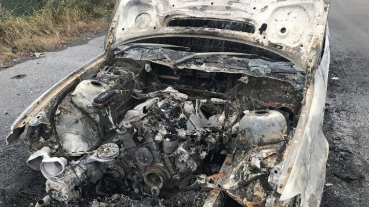 Турски дипломатически коли бяха запалени в Солун 