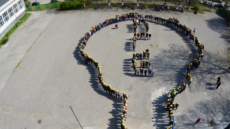 С флашмоб варненски ученици отбелязаха Деня на земята