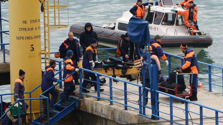 32 морски съда, десетки водолази и дронове дирят останки от падналия Ту-154