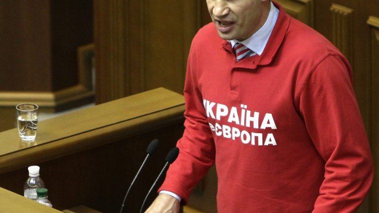 Опозицията в Украйна договори отмяна на сурови закони