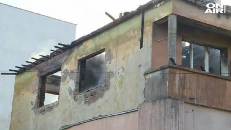 Пожарът в блок в Божурище е взел жертва  