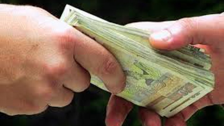 Близо 180 държавни служители разследвани за корупция