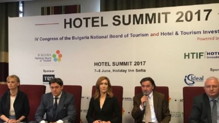 Министър Ангелкова: Актуализираме стратегията за устойчиво развитие на туризма