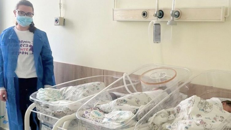 Дариха 20 нови бебешки легълца на АГ болницата във Варна