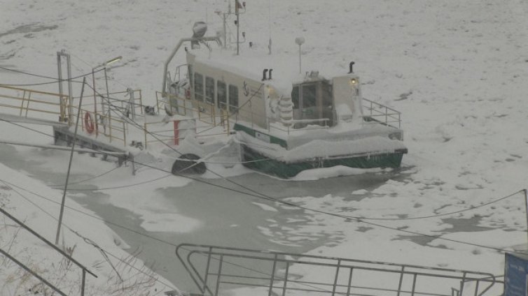 Дунав е пред пълно замръзване