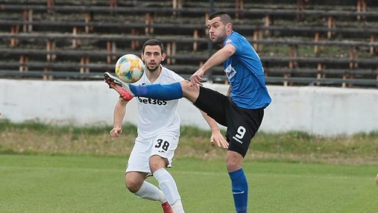 Черно море се разделя с емблематичен нападател