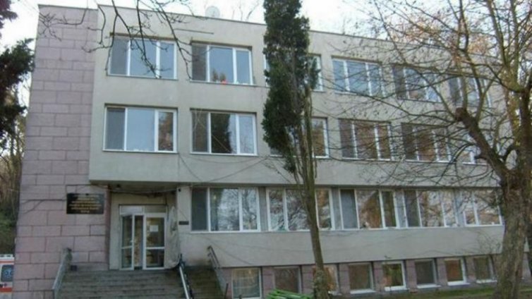 Енергото дърпа шалтера на Тубдиспансера във Варна