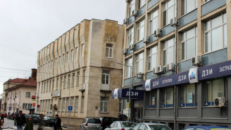 Няма бомби в Разград, банките работят нормално