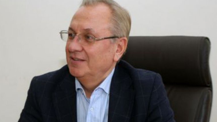Осветляването на бизнеса на Пеевски е подготовка за смяна на собствеността