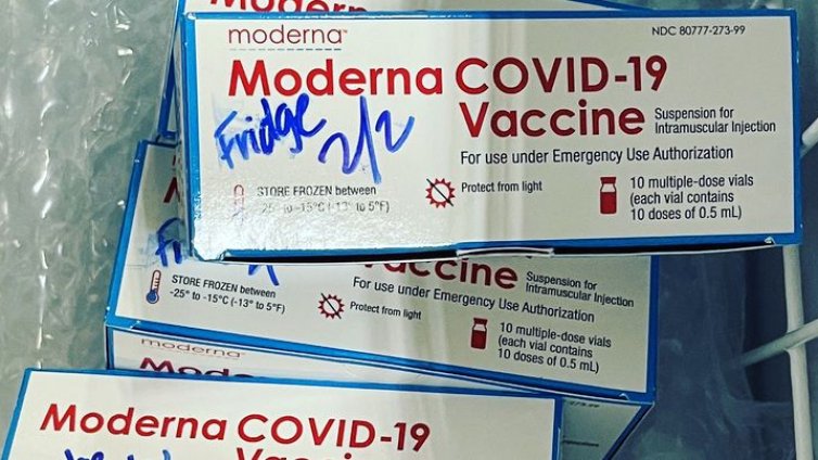 Доставят 38 400 дози ваксини на "Модерна"