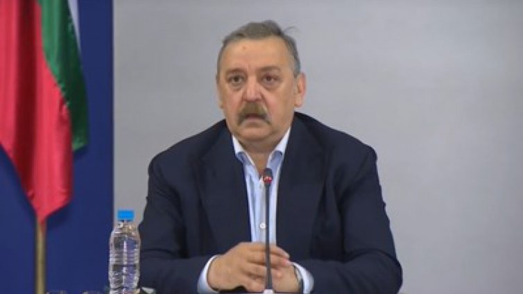 Проф. Кантарджиев: Епидемията затихва, идват есенните вируси