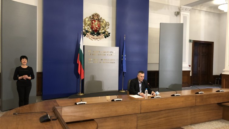 Излекуваните пак са повече от новозаразените