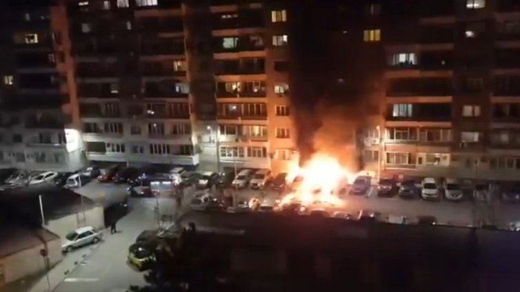 Клошар е арестуван за пожара, изпепелил 3 коли във Варна