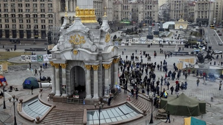 В Киев искат оставки на кабинета