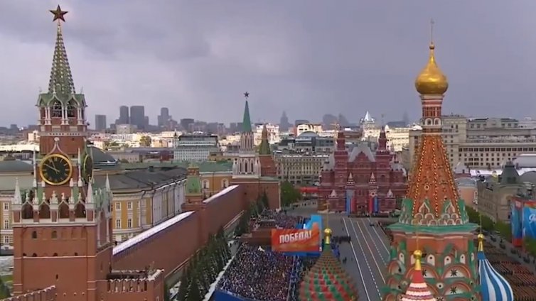 ЕК скастри страните от ЕС и кандидатите: Никакво участие на парада в Москва на 9 май