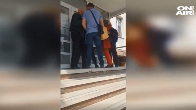 България – държавата, в която личните лекари се бият на опашки за ваксини (ВИДЕО)
