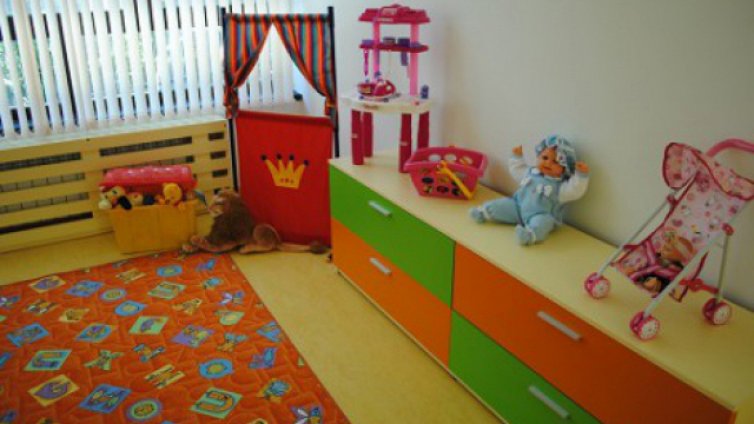 Две градини няма да съберат достатъчно деца за първа група