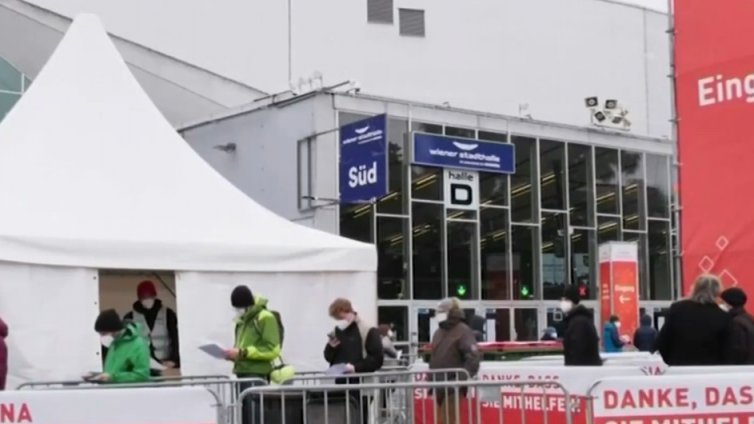 Въпреки мнението на експертите: Австрия започна масово тестване за COVID-19