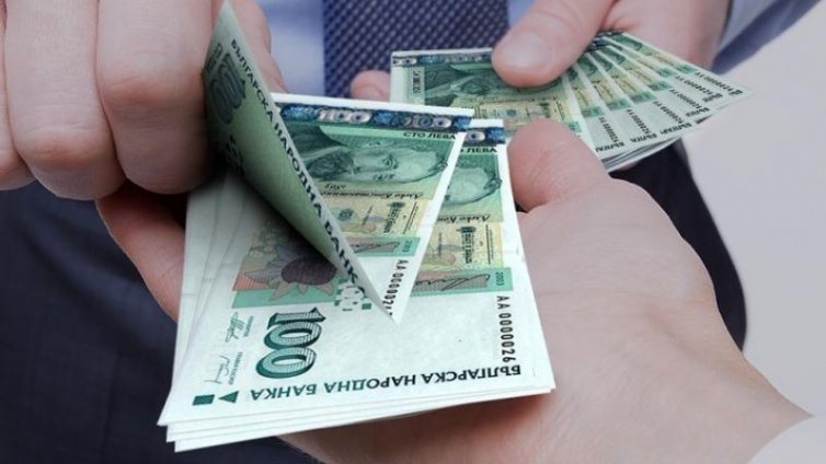 Погват компаниите за бързи кредити