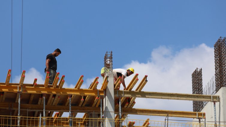 Спадът на троителството на нови жилища във Варна е 25-39%