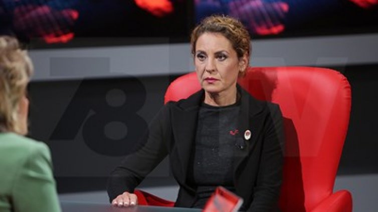 Шефката на "Автомагистрали" иска "на Иван повече поръчки", но я уволниха