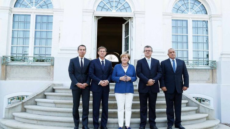 Бойко Борисов е изложил в среща на четири очи с Меркел опасенията на България от бежански поток