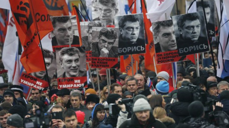 В Москва започна в памет на Немцов започна