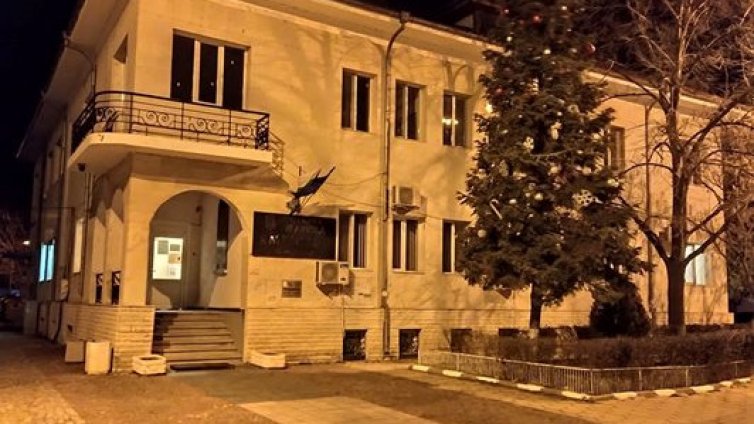 Трагедия в Пловдивско: Мъж уби родителите на жена си и се самоуби
