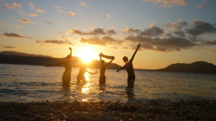 В Австралия плажовете се напълниха