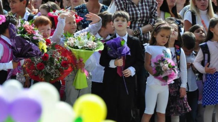 На 15 септември: Само на двора и по различно време за всеки клас