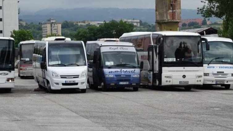 Изкупуват масово автобусните билети за морето