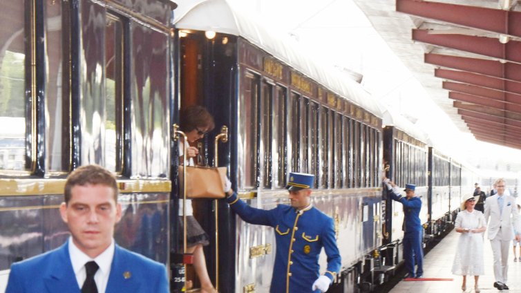 Варненци посрещнаха легендарния влак „Ориент Експрес”