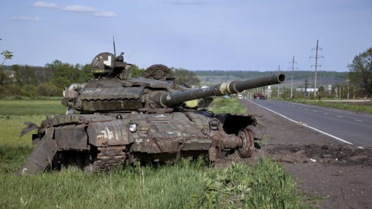 Украинка изуми света! Видя чаршафите си на снимка, върху руски танк са