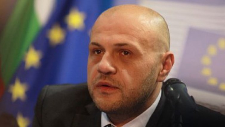 Обществените поръчки минават към финансовото министерство