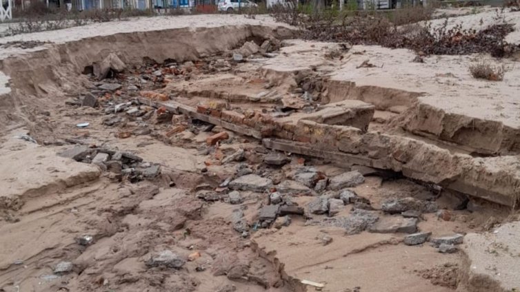 Созопол остана без плажове! Водата нанесе огромни щети по крайбрежието