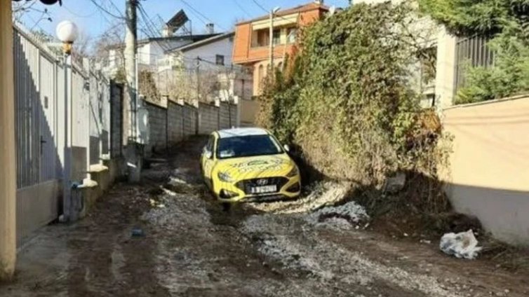 Варненец показа поредна улица без настилка и в окаяно състояние 