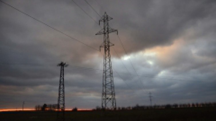 Ураганни ветрове оставиха без ток 75 000 френски домакинства