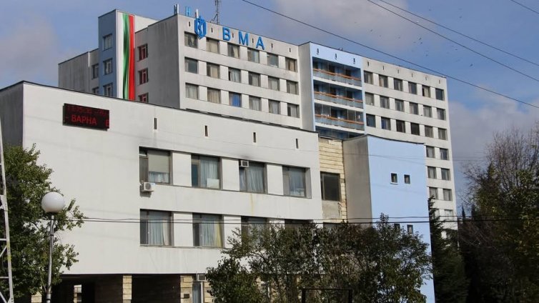 Морякът, който е във ВМА-Варна, е прекарал спокойно нощта