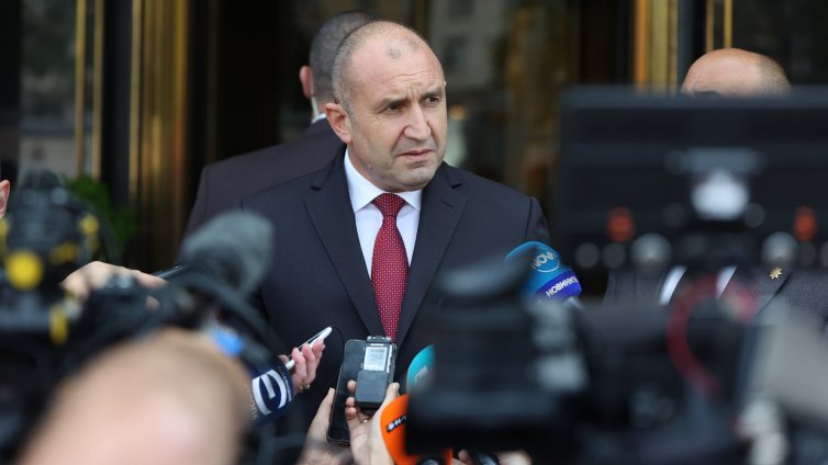 Радев: Атаките срещу Кирил Петков са от мафията