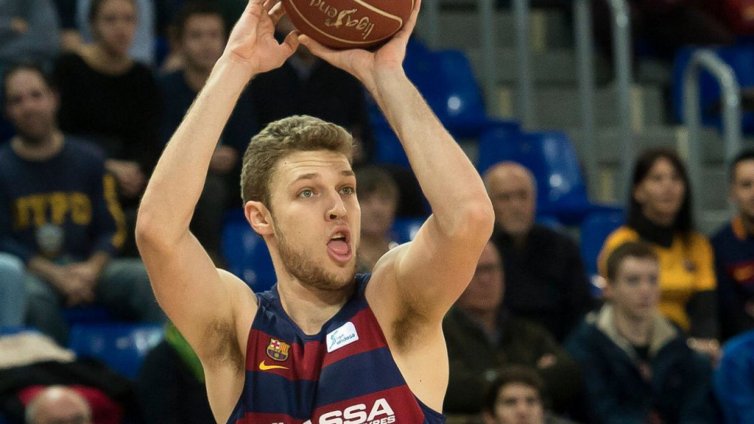 Везенков игра при победата на Барселона